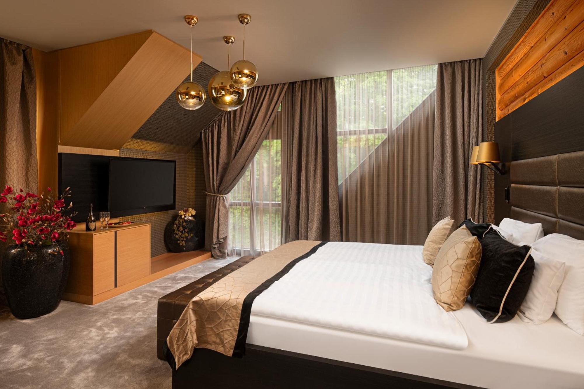 Avalon Resort & Spa Miskolc Exteriör bild