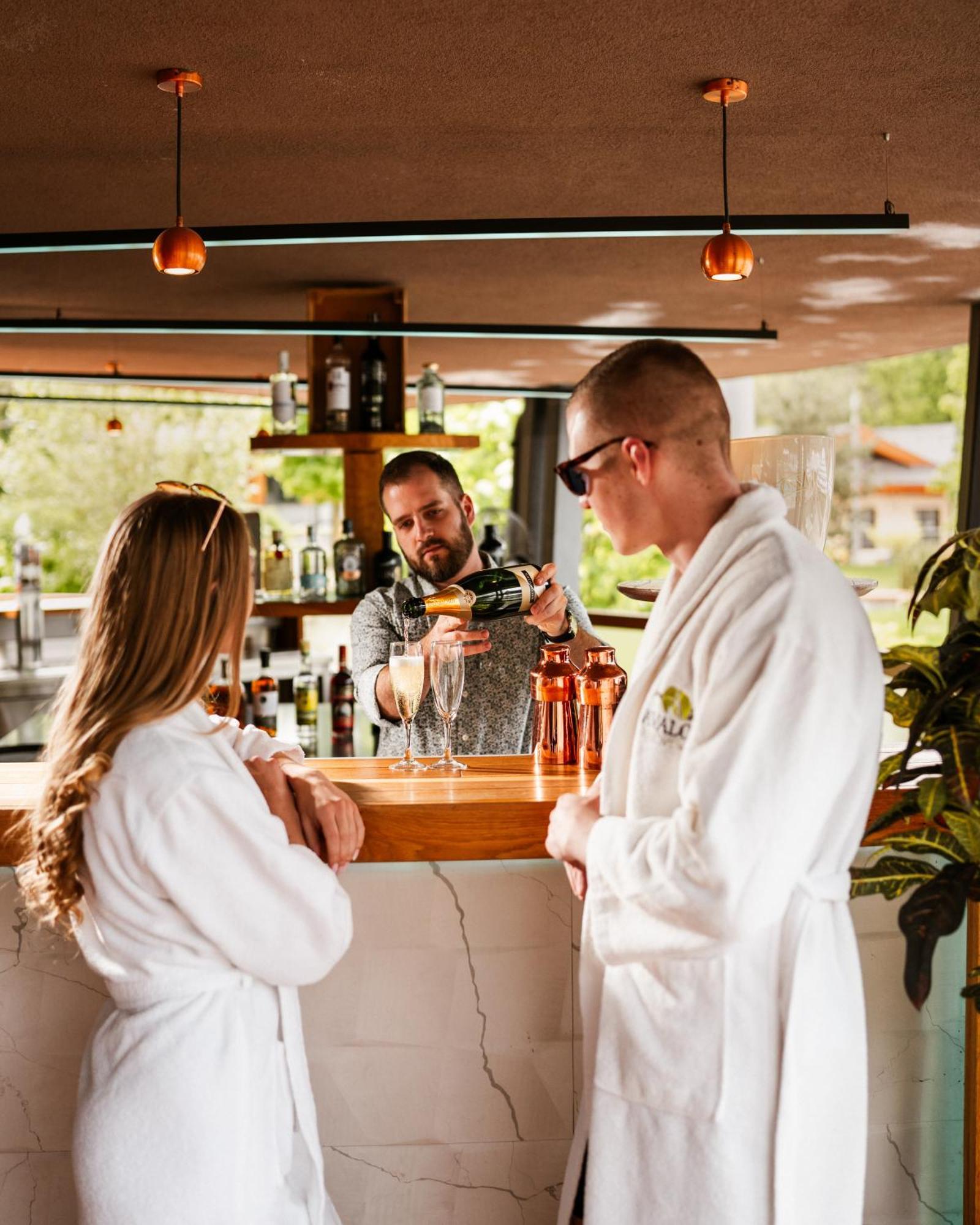 Avalon Resort & Spa Miskolc Exteriör bild